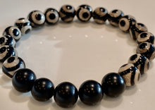 Load image into Gallery viewer, Black Eye Tibetan Agate and Onyx Bracelet