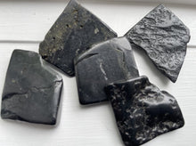 Load image into Gallery viewer, Shungite