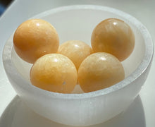 Load image into Gallery viewer, Yellow Calcite